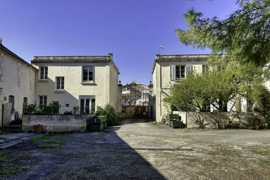 vente Maison et dépendances Saint Jean D'angely - Photo 3