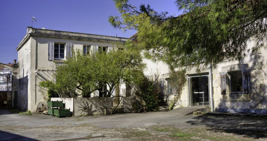 vente Maison et dépendances Saint Jean D'angely