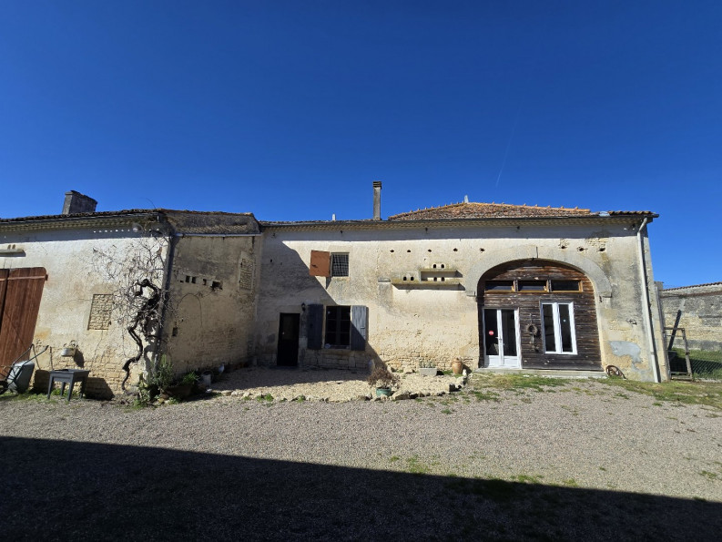vente Maison de caractère Saint Pierre De Juillers - Photo 2