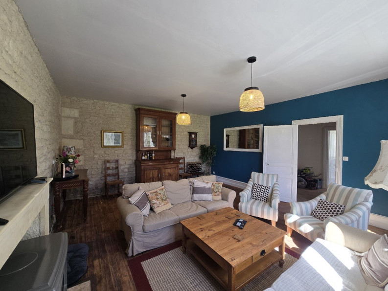 vente Maison de caractère Saint Pierre De Juillers - Photo 7