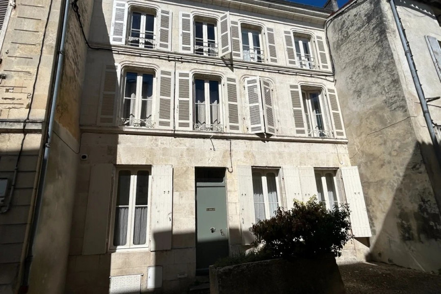 sale Maison Saint Jean D'angely - Photo 1