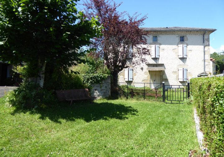 sale Corps de ferme Latronquiere