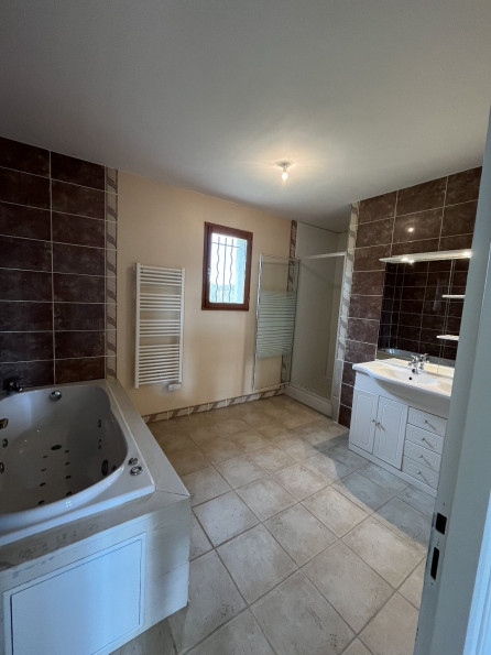 sale Maison Liourdres - Photo 3