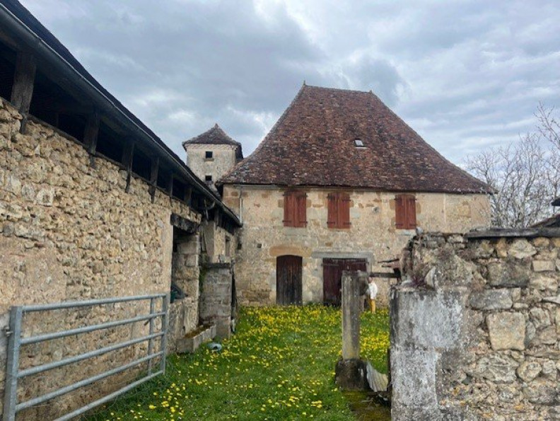 sale Maison à rénover La Chapelle Aux Saints - Photo 1