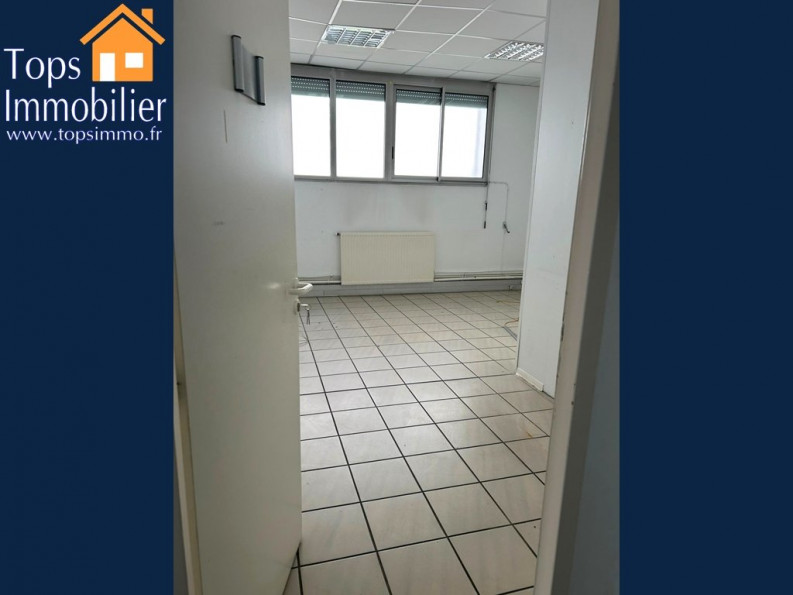 location Ateliers et bureaux Villefranche De Rouergue - Photo 5