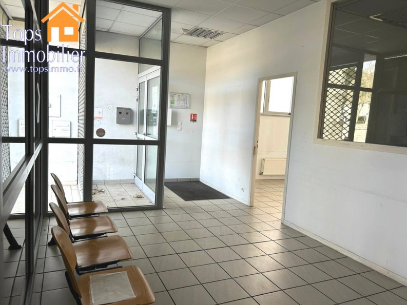location Ateliers et bureaux Villefranche De Rouergue - Photo 2