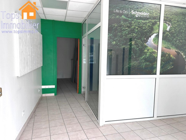 location Ateliers et bureaux Villefranche De Rouergue - Photo 2