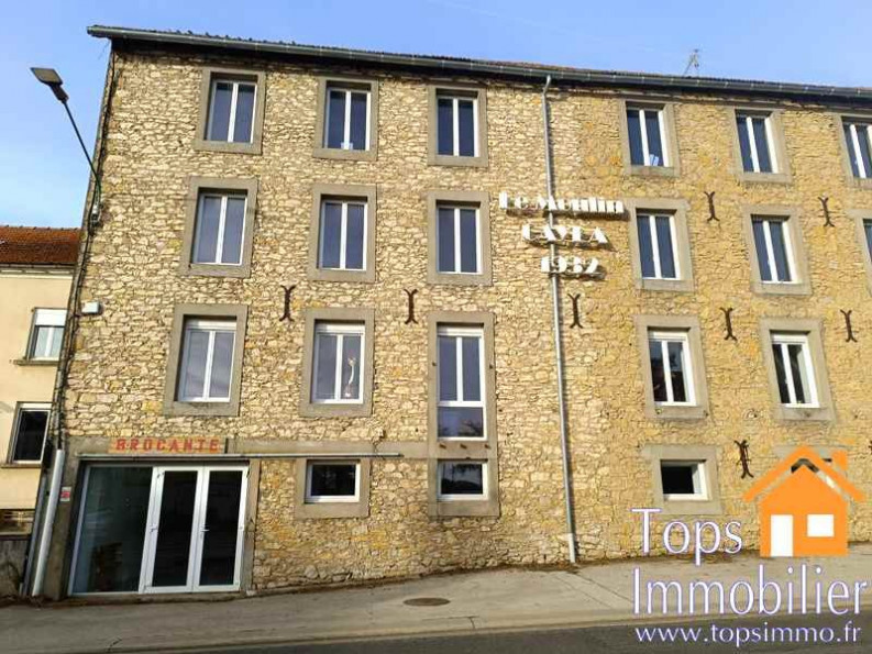 location Ateliers et bureaux Lanuejouls - Photo 1