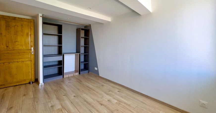 vente Maison de village Theze