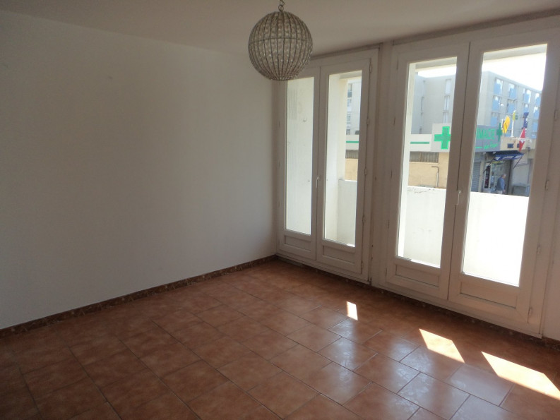 location Appartement Marignane - Photo 2