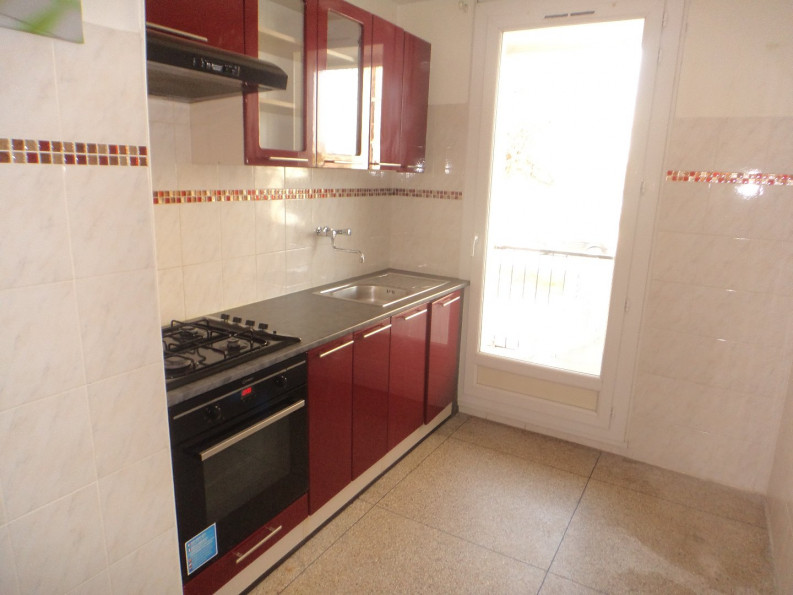 location Appartement Marignane - Photo 4