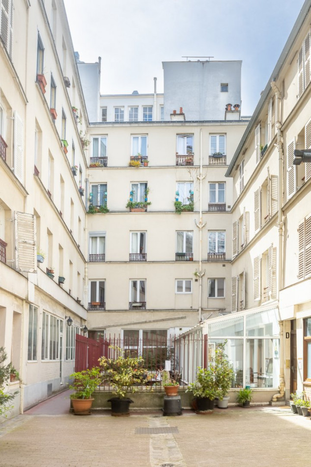 à vendre Appartement rénové Paris 10eme Arrondissement