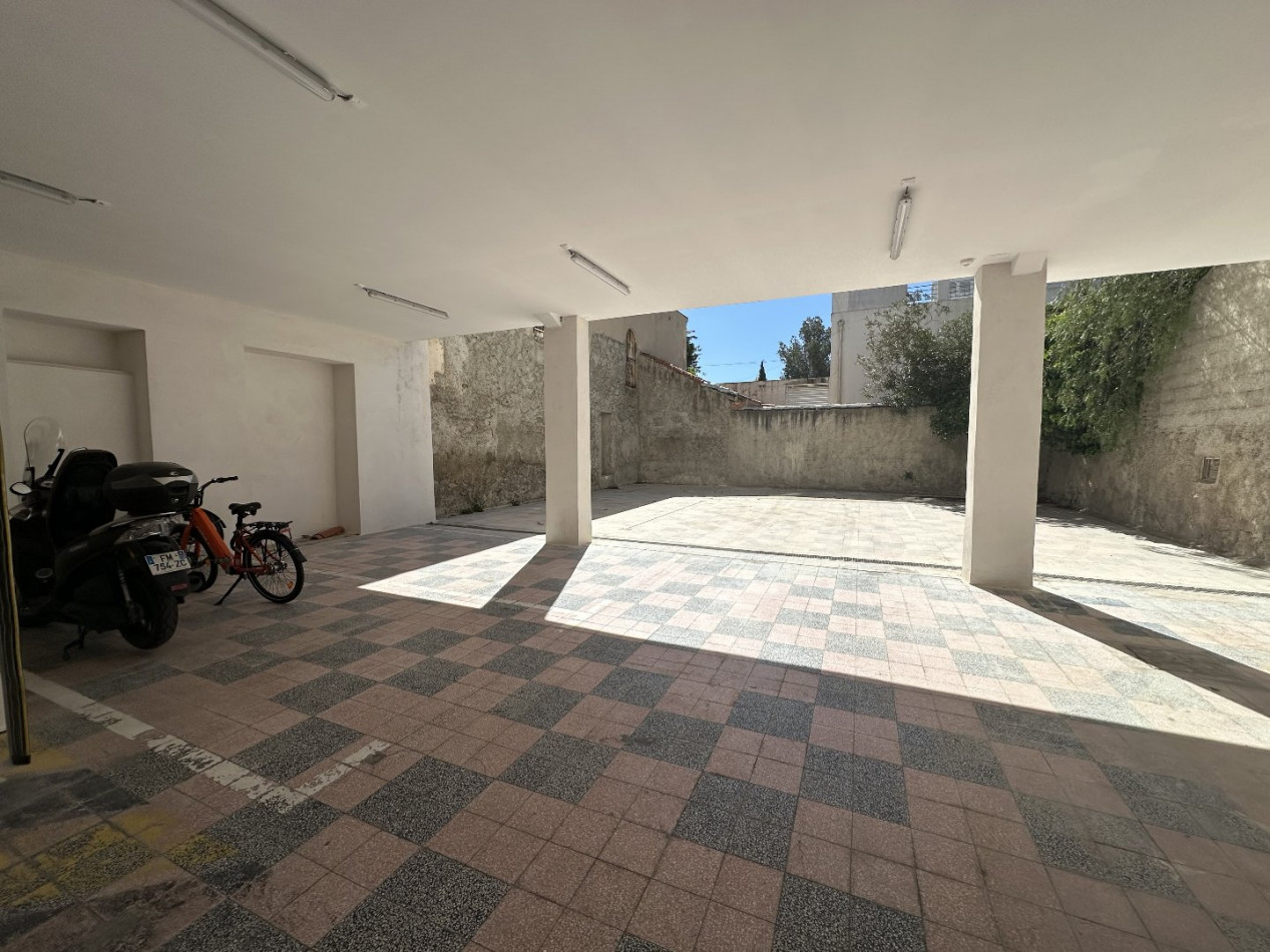 à louer Parking intérieur Marseille 7eme Arrondissement - Photo 1