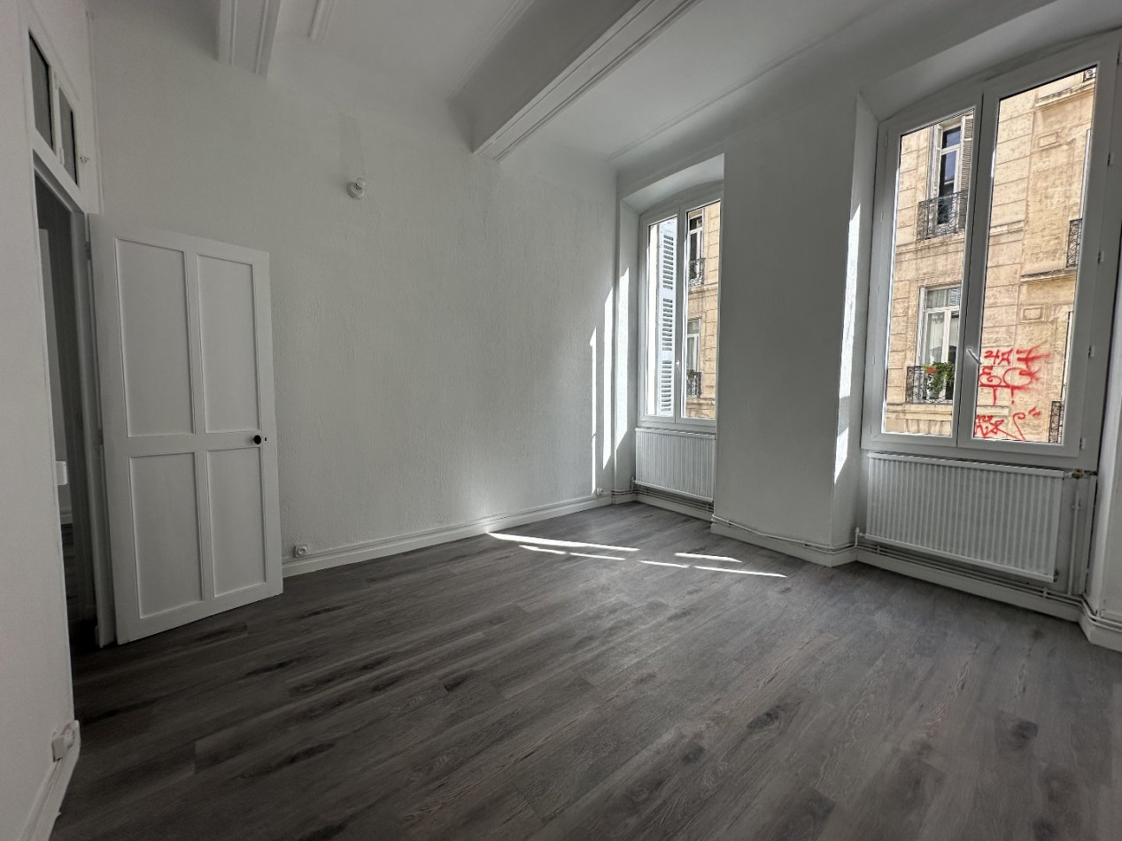 à louer Appartement Marseille 1er Arrondissement - Photo 3