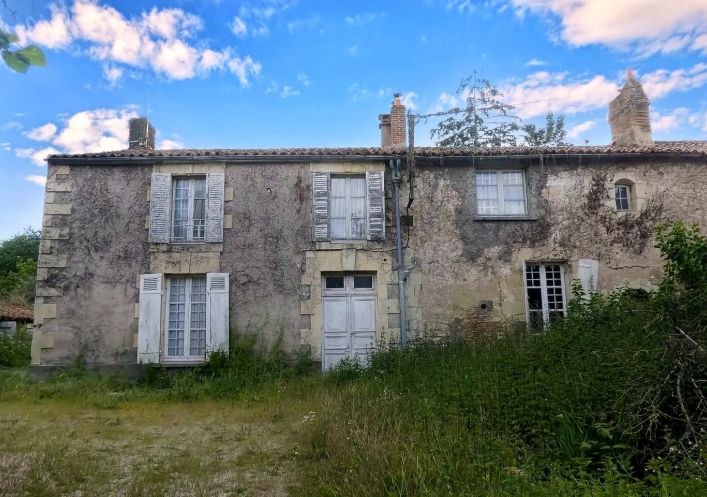 à vendre Maison à rénover Bouille Loretz