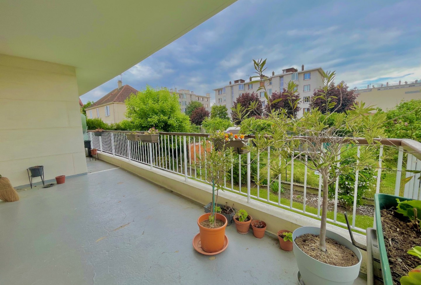 vente Appartement en résidence Rueil Malmaison - Photo 1