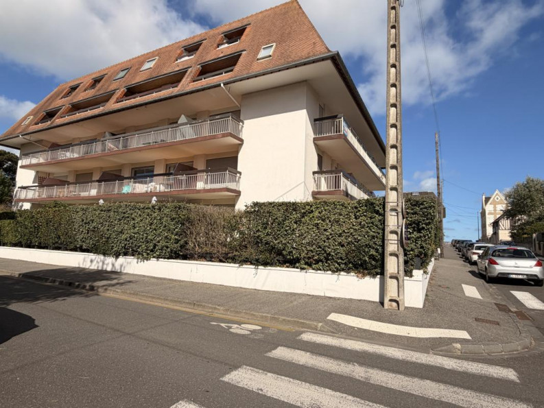 vente Parking intérieur Cabourg - Photo 1