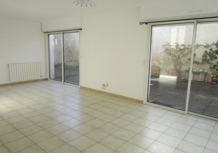 location Maison de ville Jarnac
