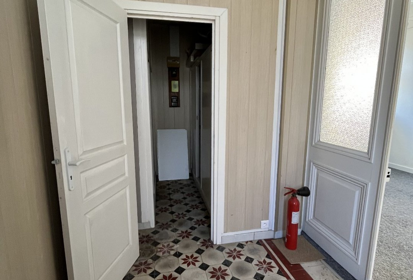 location Local commercial Jarnac - Photo 4