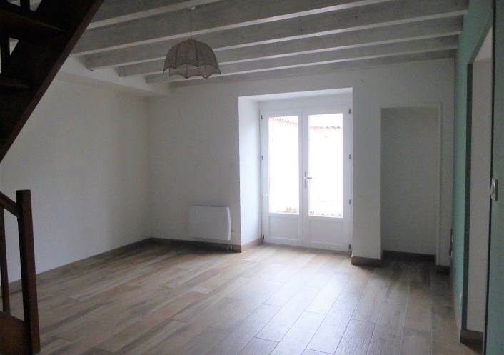location Maison de caractère Sigogne