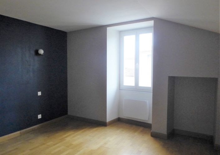 location Maison de caractère Sigogne