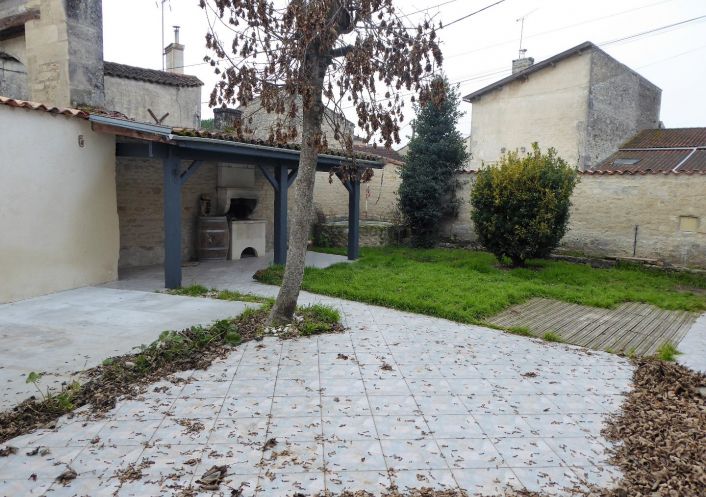 location Maison de caractère Sigogne
