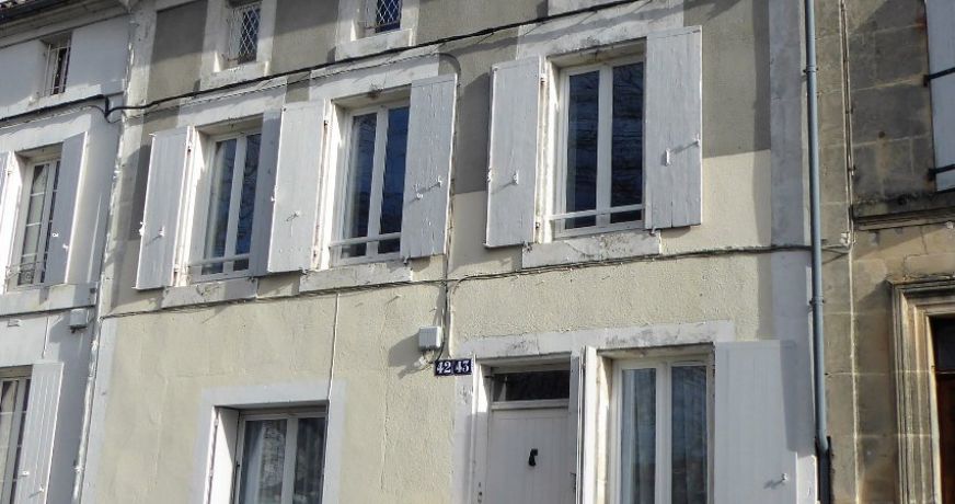 location Maison de ville Jarnac