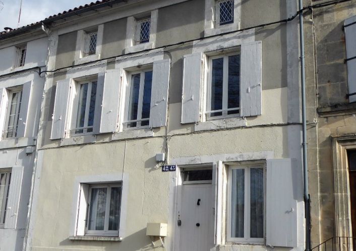 location Maison de ville Jarnac