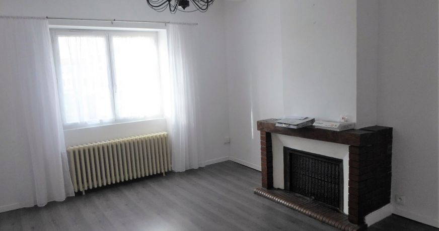 location Maison de ville Jarnac