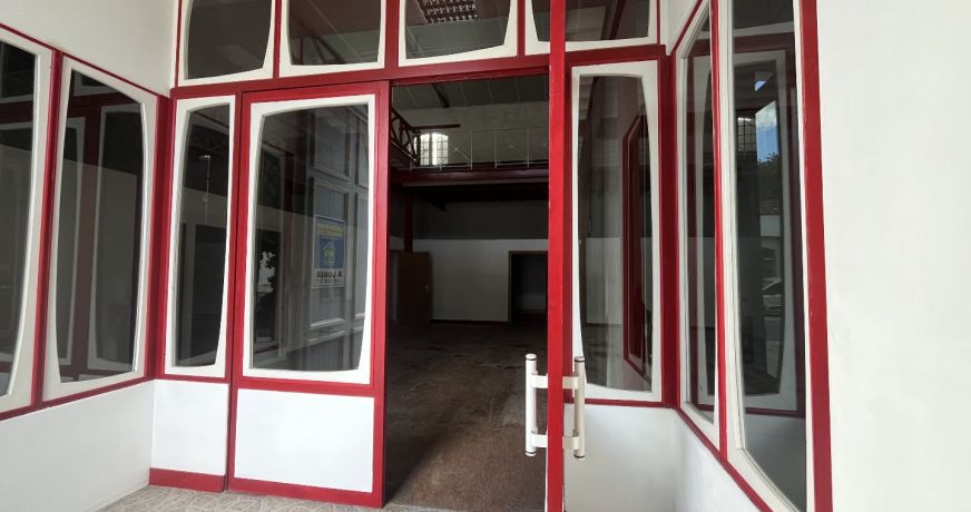 location Bâtiment Gondeville