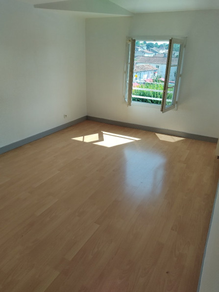 location Appartement Jarnac - Photo 4