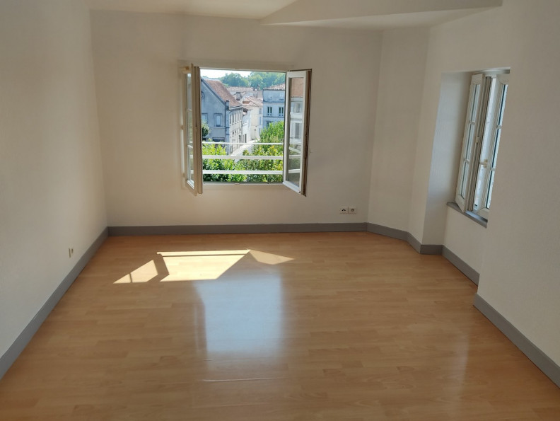 location Appartement Jarnac - Photo 2