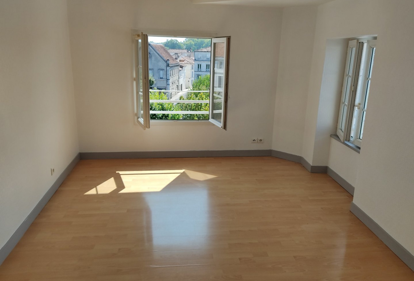 location Appartement Jarnac - Photo 2