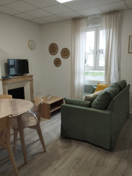 location Appartement rénové Jarnac - Photo 1