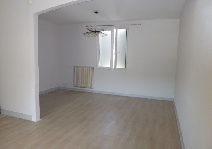 location Maison Sireuil