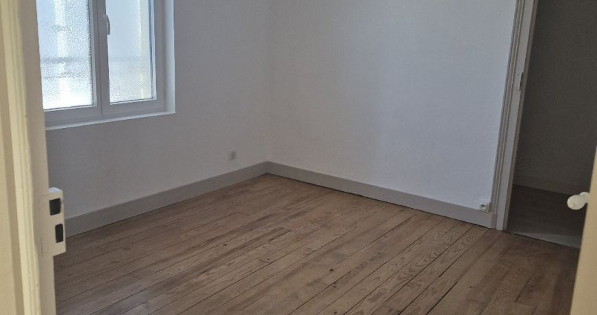 location Maison Sireuil