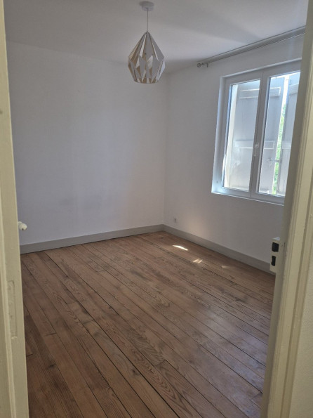 location Maison Sireuil - Photo 10