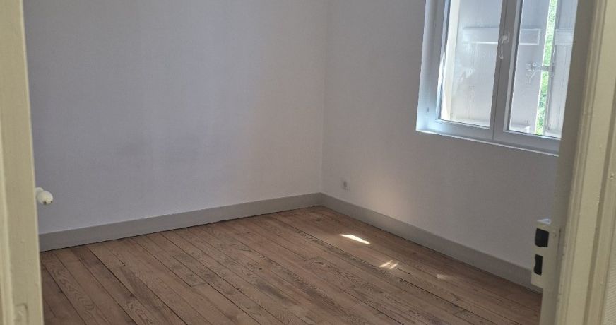 location Maison Sireuil