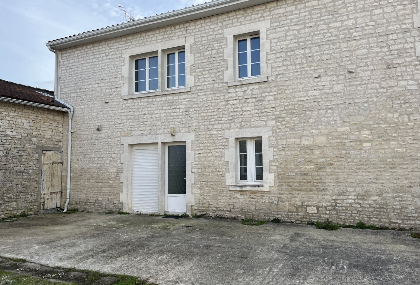 location Maison Sigogne - Photo 3