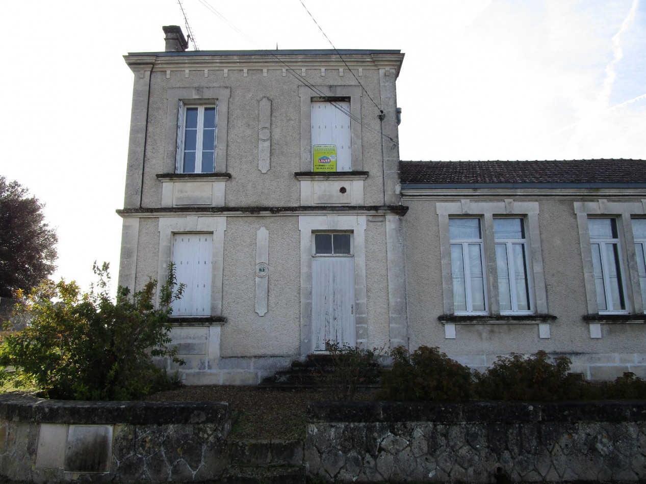 location Maison de village Gondeville - Photo 1