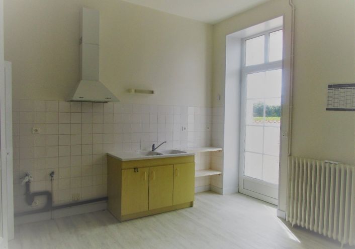 location Maison de village Gondeville