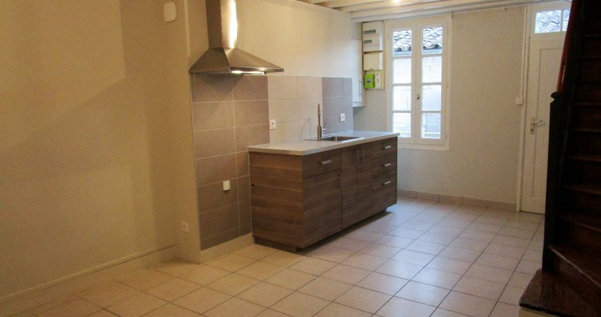location Maison de ville Jarnac