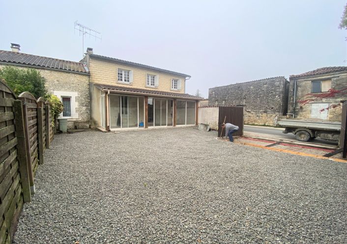location Maison de village Chassors