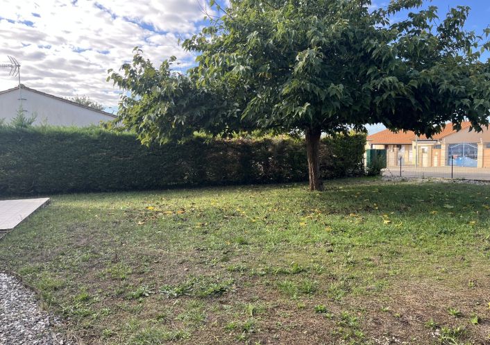 location Pavillon Hiersac