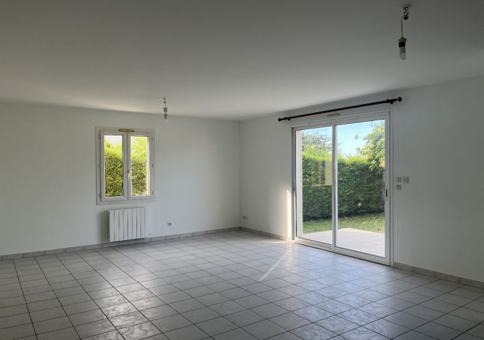 location Pavillon Hiersac