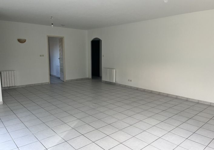 location Pavillon Hiersac