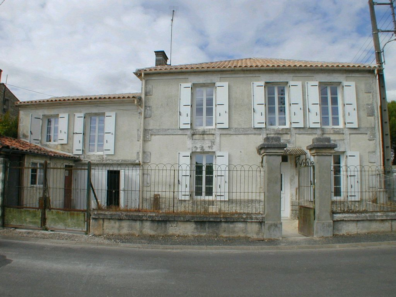 location Maison de ville Jarnac - Photo 1