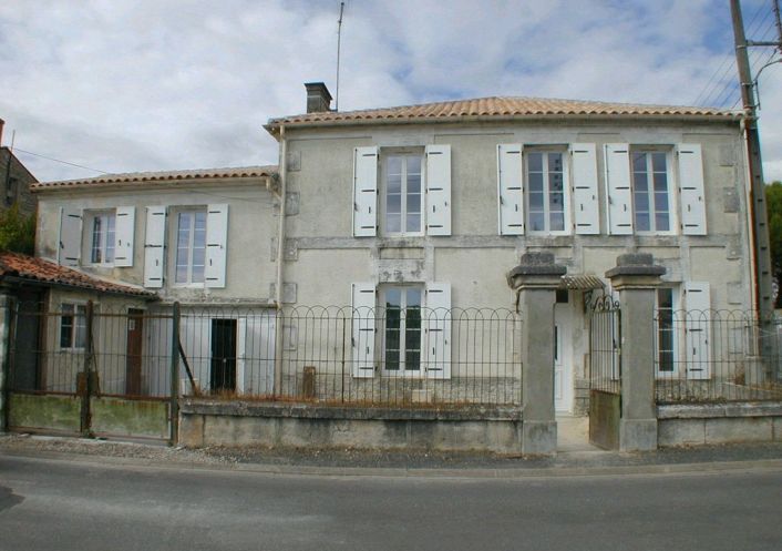 location Maison de ville Jarnac