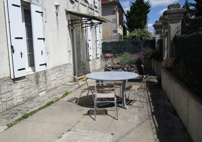 location Maison de ville Jarnac