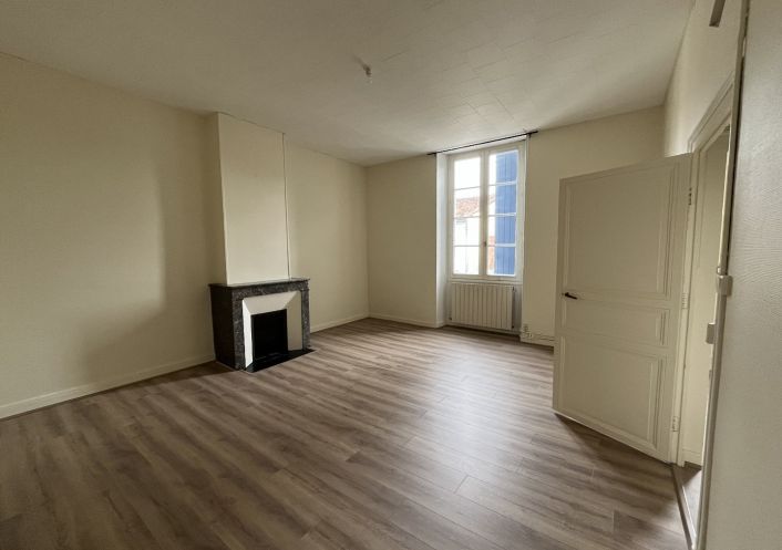 location Maison de village Chateauneuf Sur Charente